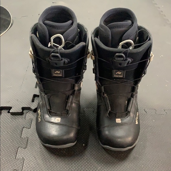 ride Shoes - Womens Ride Snowboard Boots size 6.5
